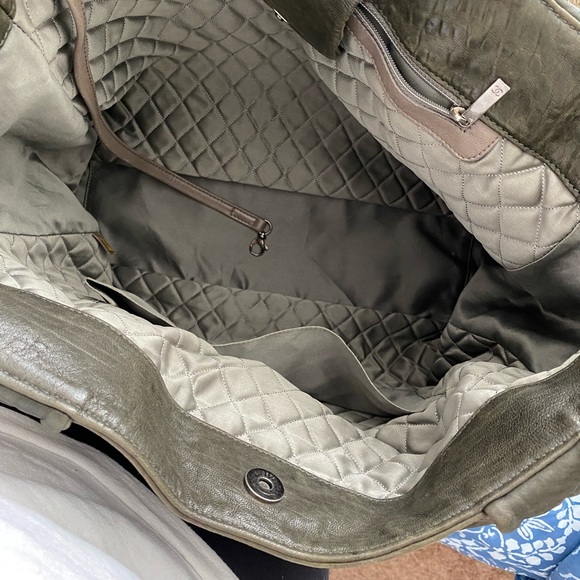 🛑🛑Reduced 🛑🛑Le Marais  Distressed Chanel Tote - Picture 7 of 16